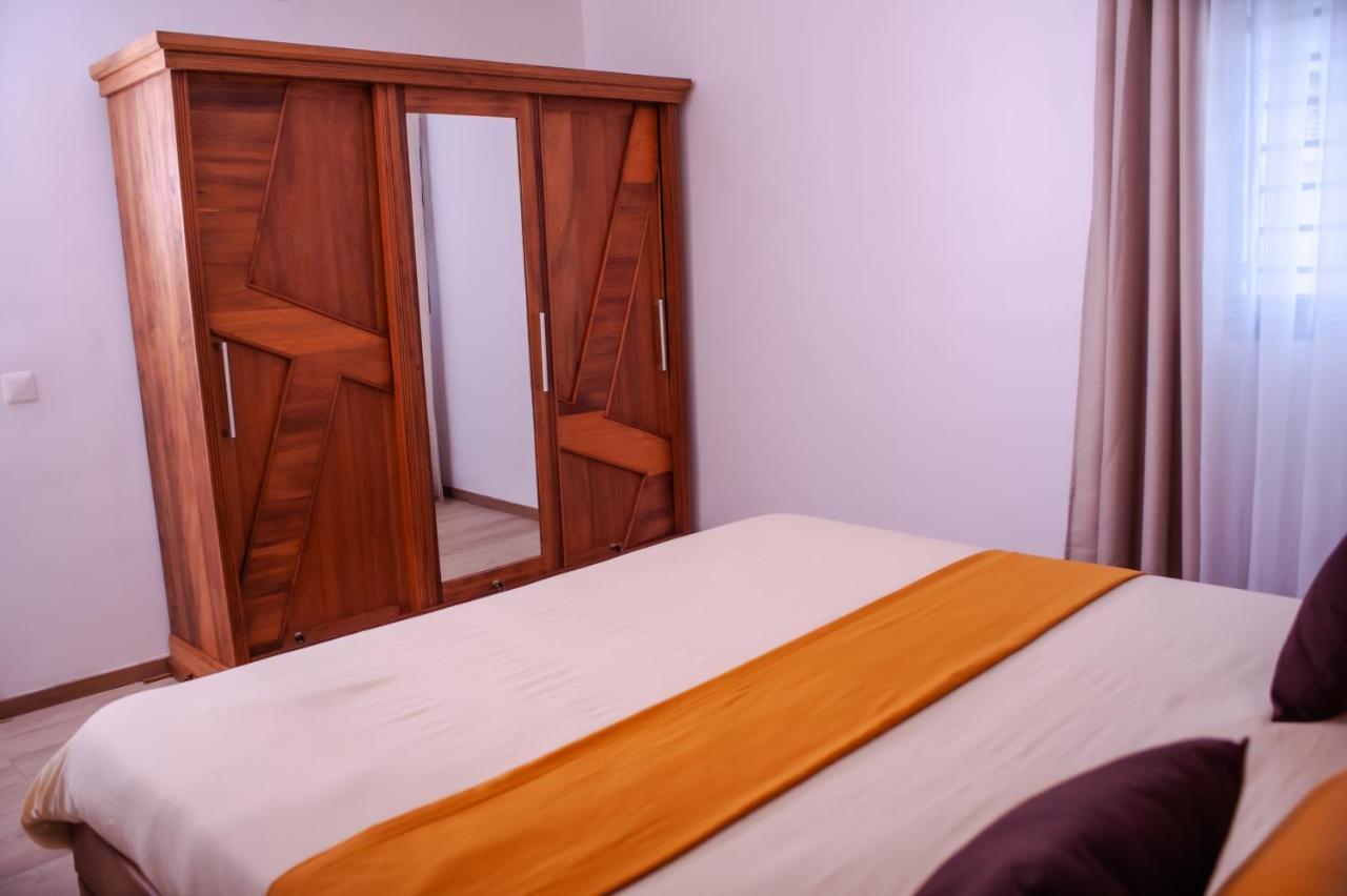 Ampifitia Guest House アンタナナリボ エクステリア 写真